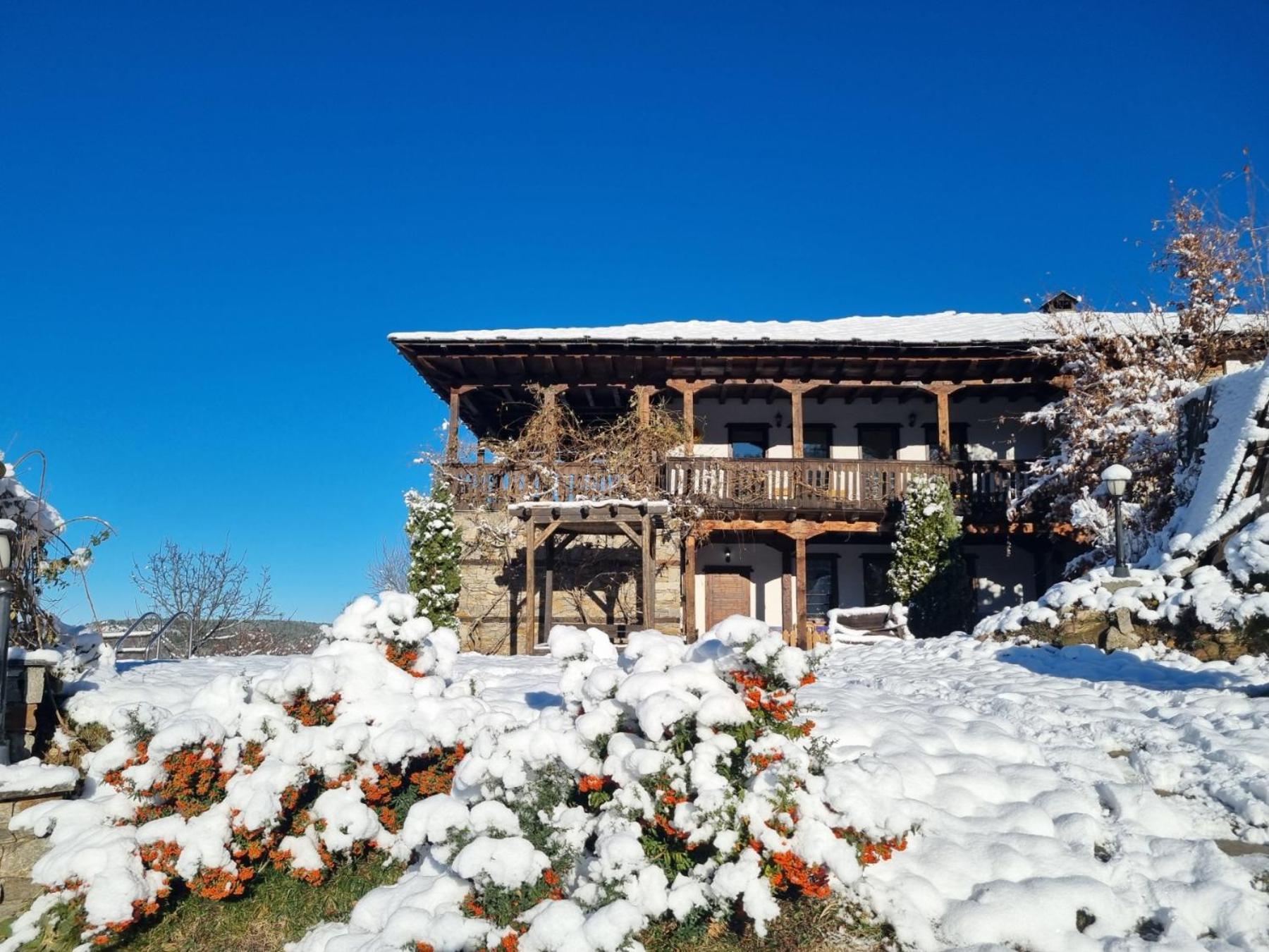 Панорама Хаус Лещен И Еко Къщи Дървена И Землянка ภายนอก รูปภาพ