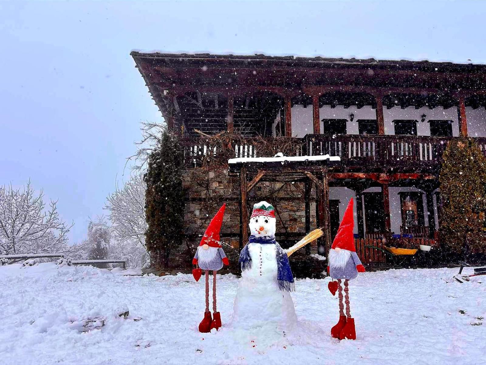 Панорама Хаус Лещен И Еко Къщи Дървена И Землянка ภายนอก รูปภาพ